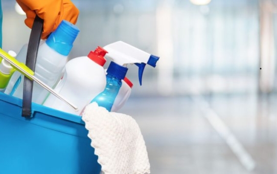 Co zahrnuje služba úklidu společných prostor?